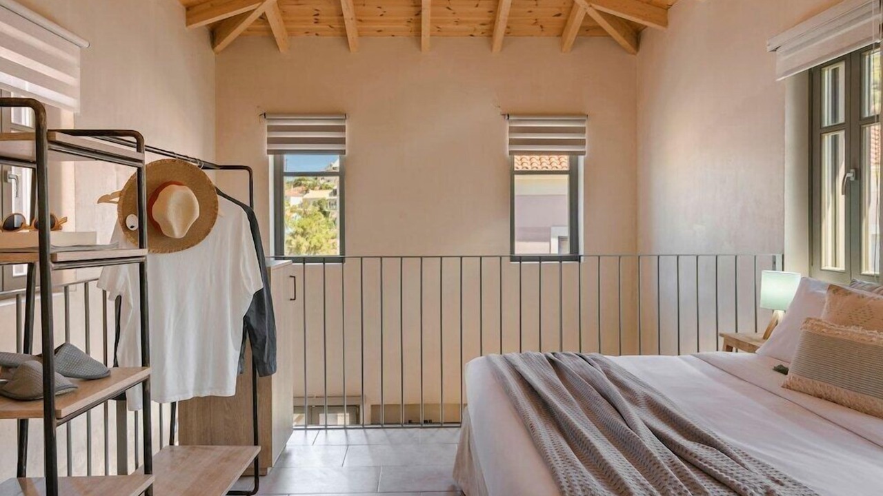 Photo of Bedroom in Frourion