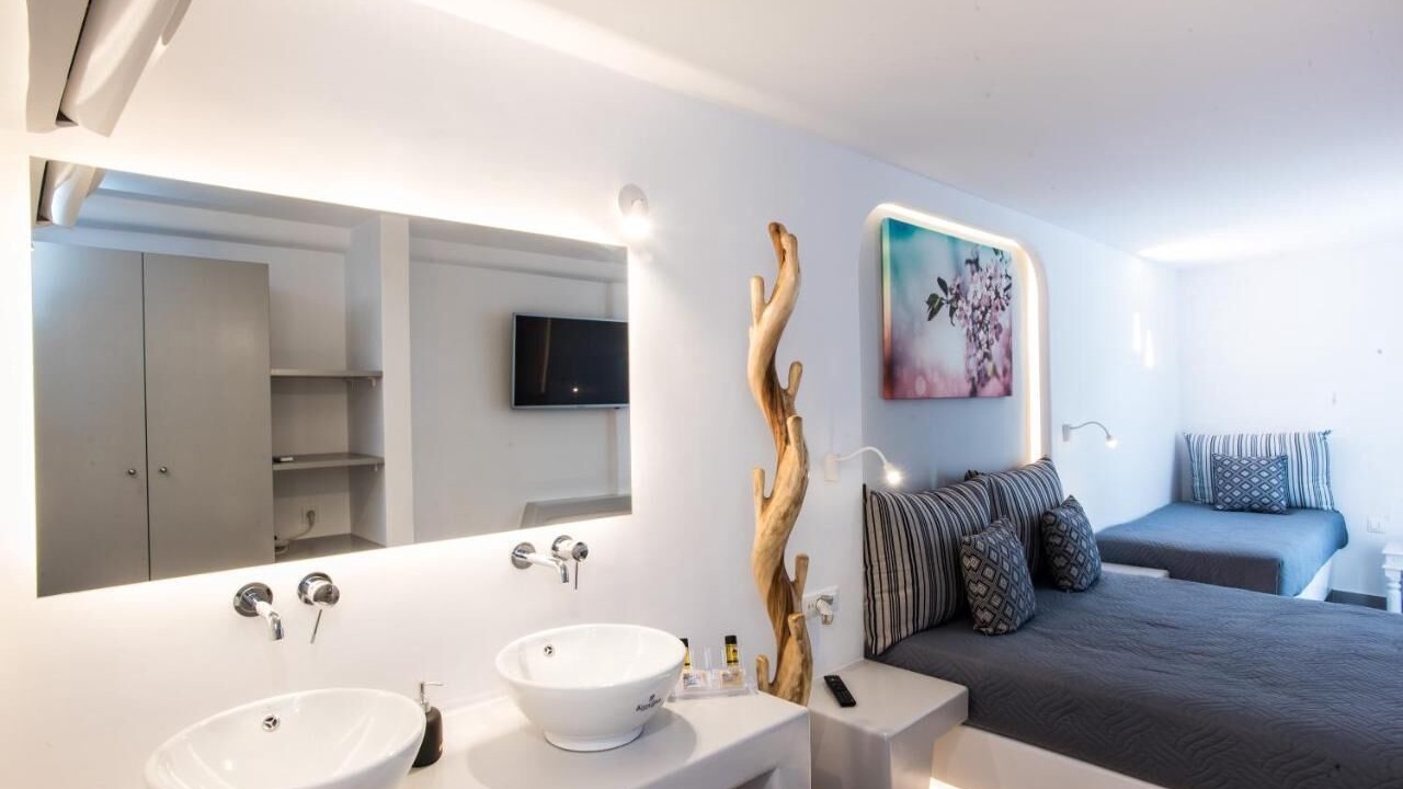Photo of Bedroom in Platis Gialos