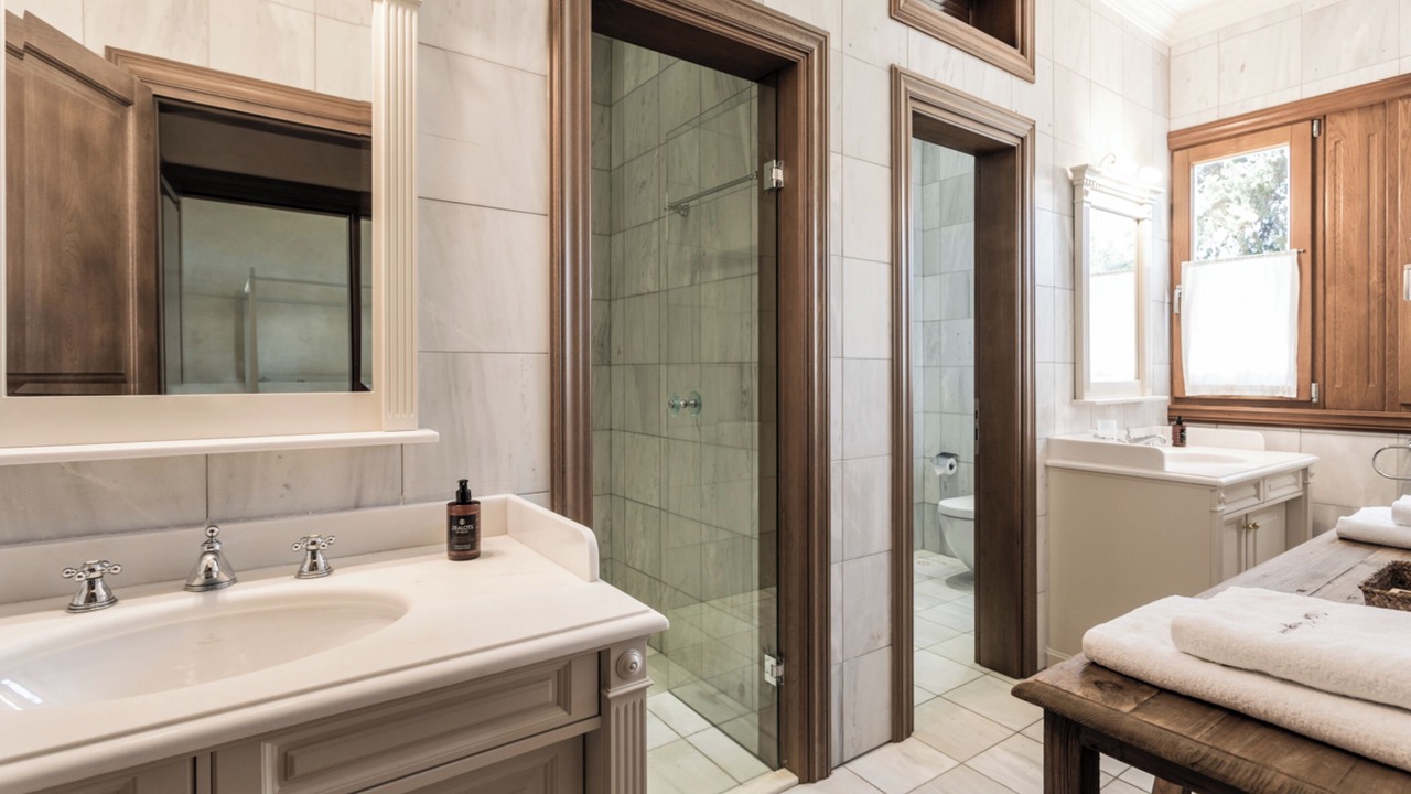 Photo of Bathroom in Perigiali