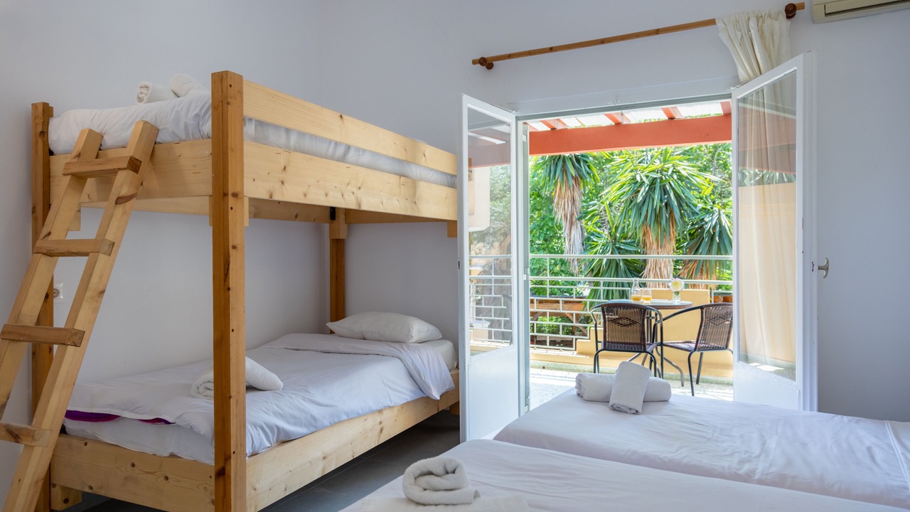 Photo of Bedroom in Ipsos