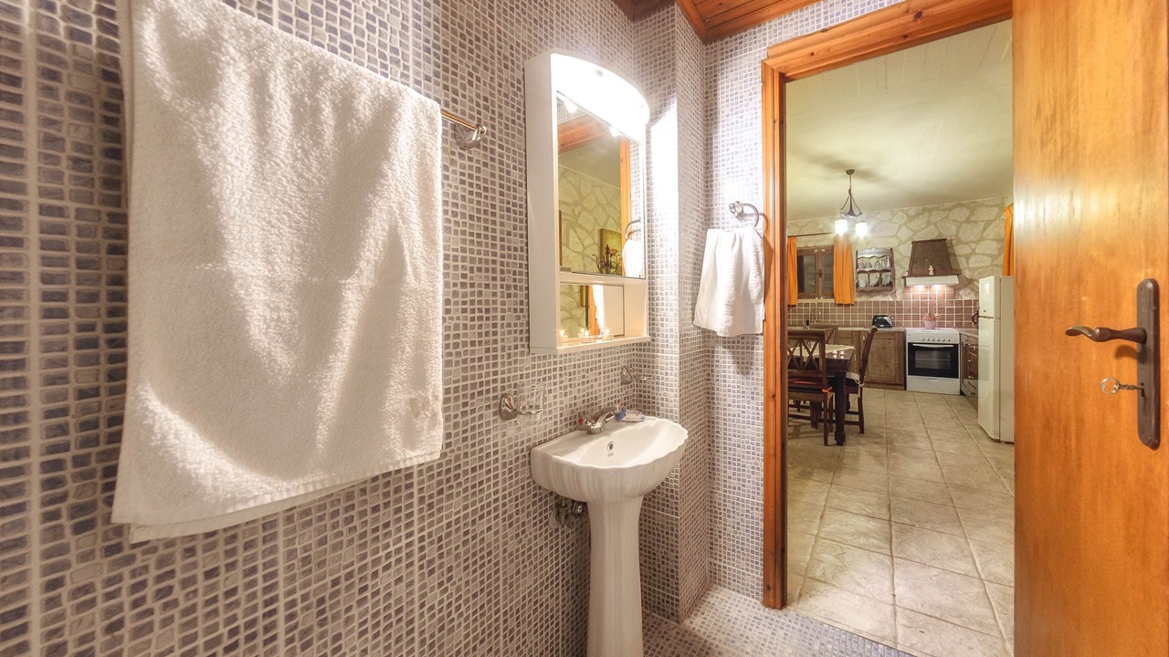 Photo of Bathroom in Akrotiri