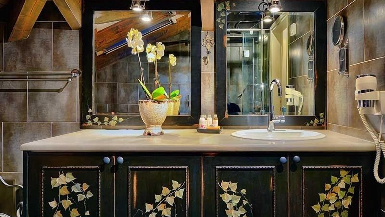 Photo of Bathroom in Ioannina Town Centre