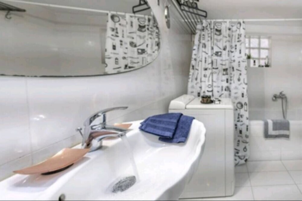 Photo of Bathroom in Exarhia