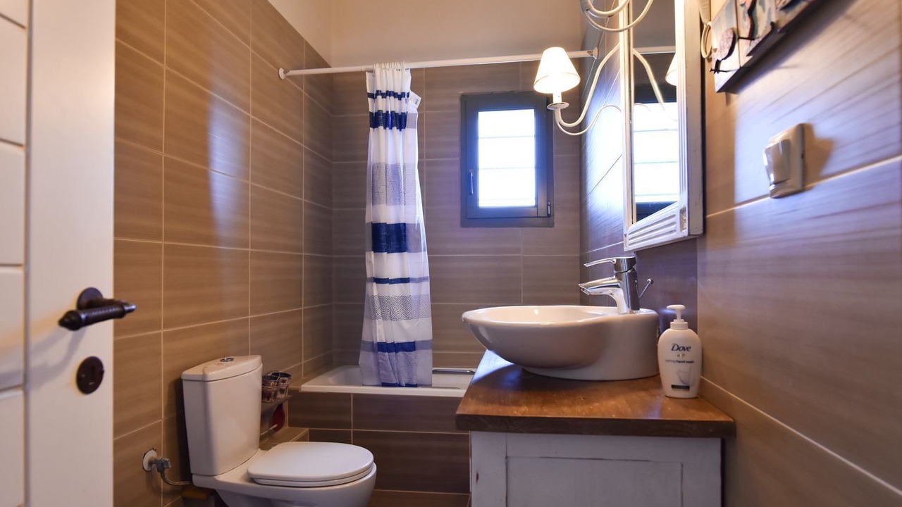 Photo of Bathroom in Kea