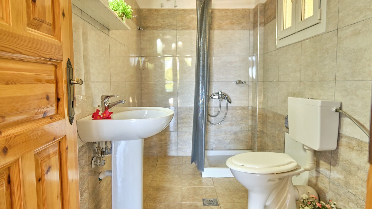 Photo of Bathroom in Apraos