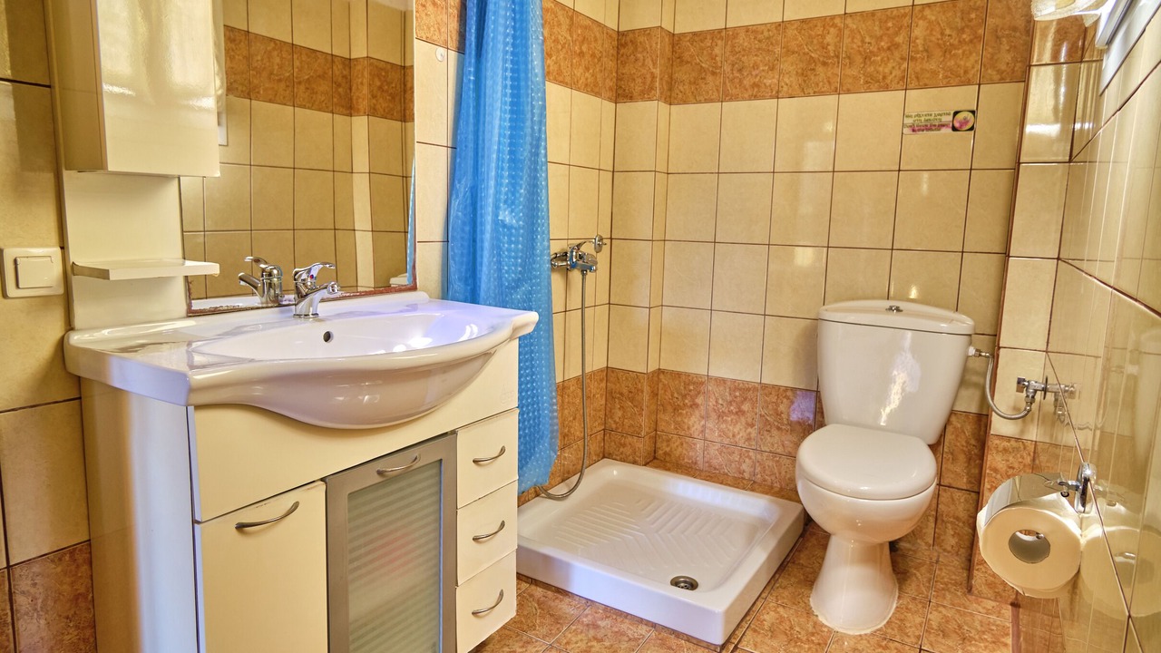 Photo of Bathroom in Apraos