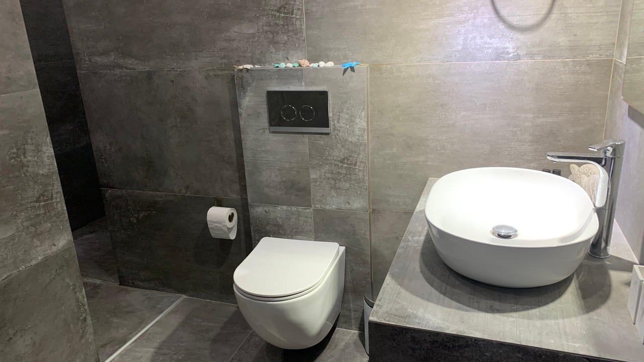 Photo of Bathroom in Old Quarter