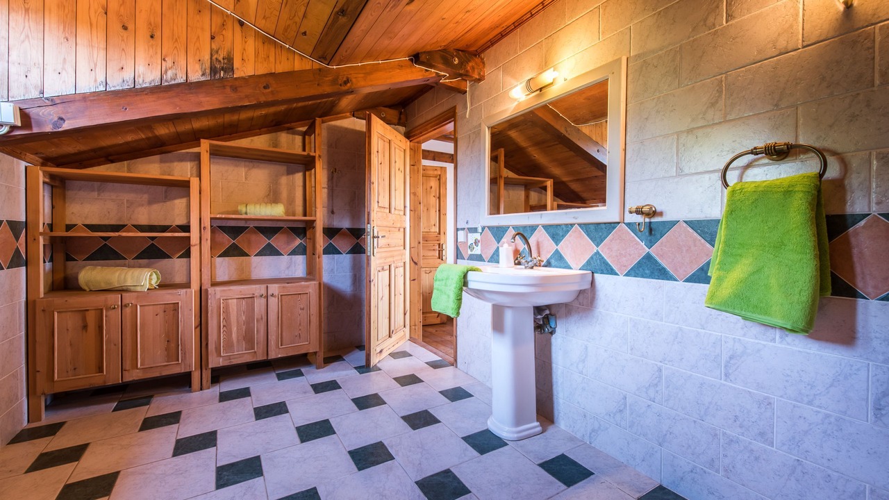 Photo of Bathroom in Tragaki