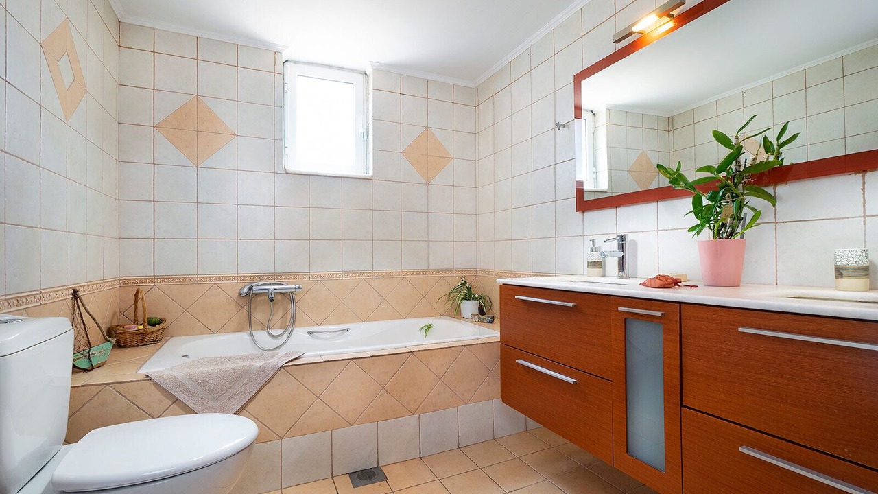 Photo of Bathroom in Vatolakkos