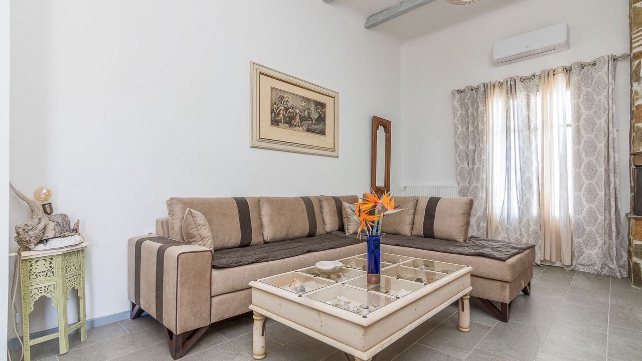 Photo of Livingroom in Adamas