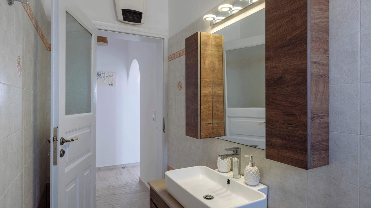 Photo of Bathroom in Ano Meria