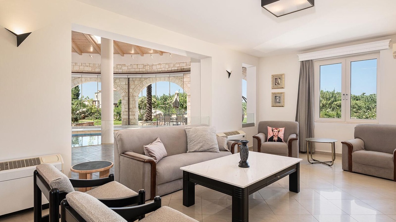 Photo of Livingroom in Platanias Town