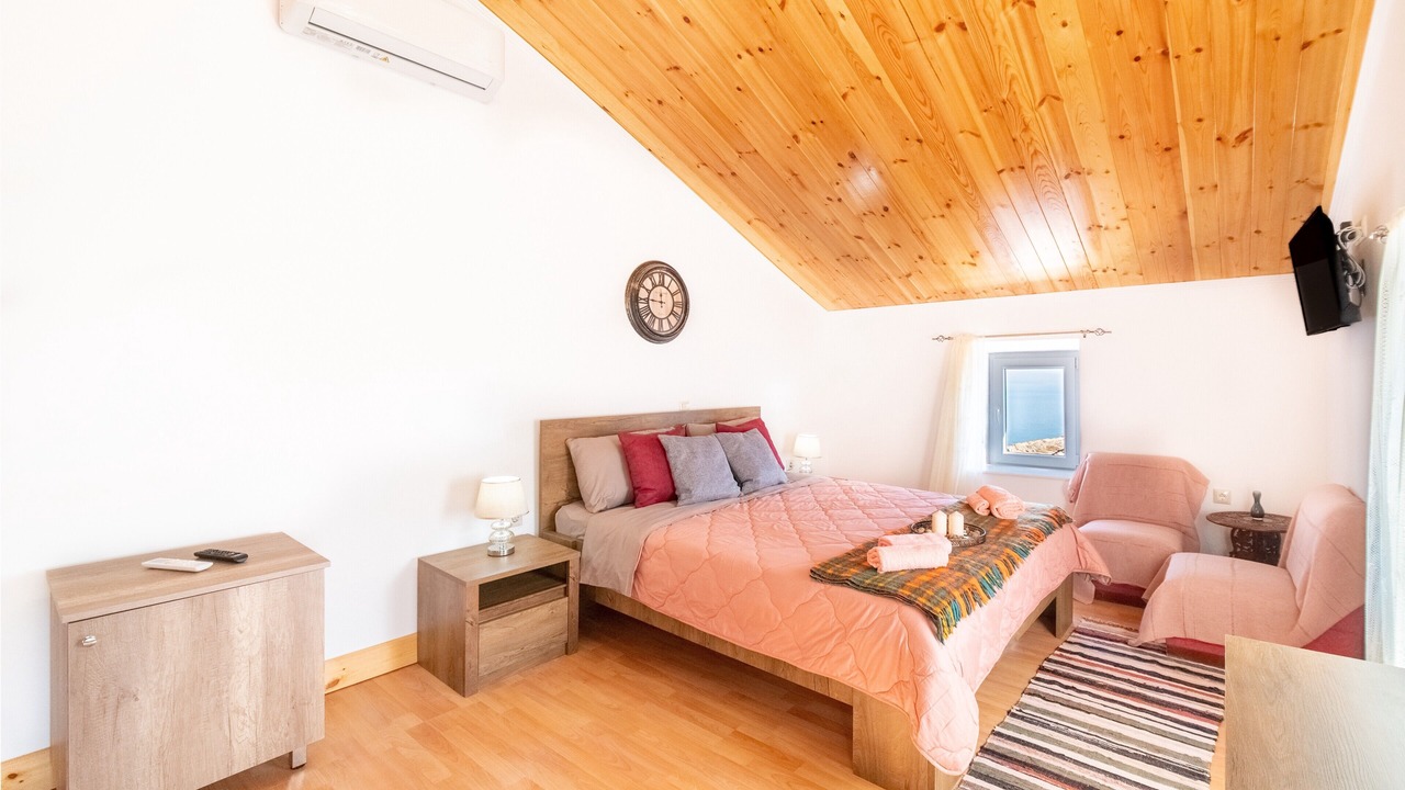 Photo of Bedroom in Chlomos