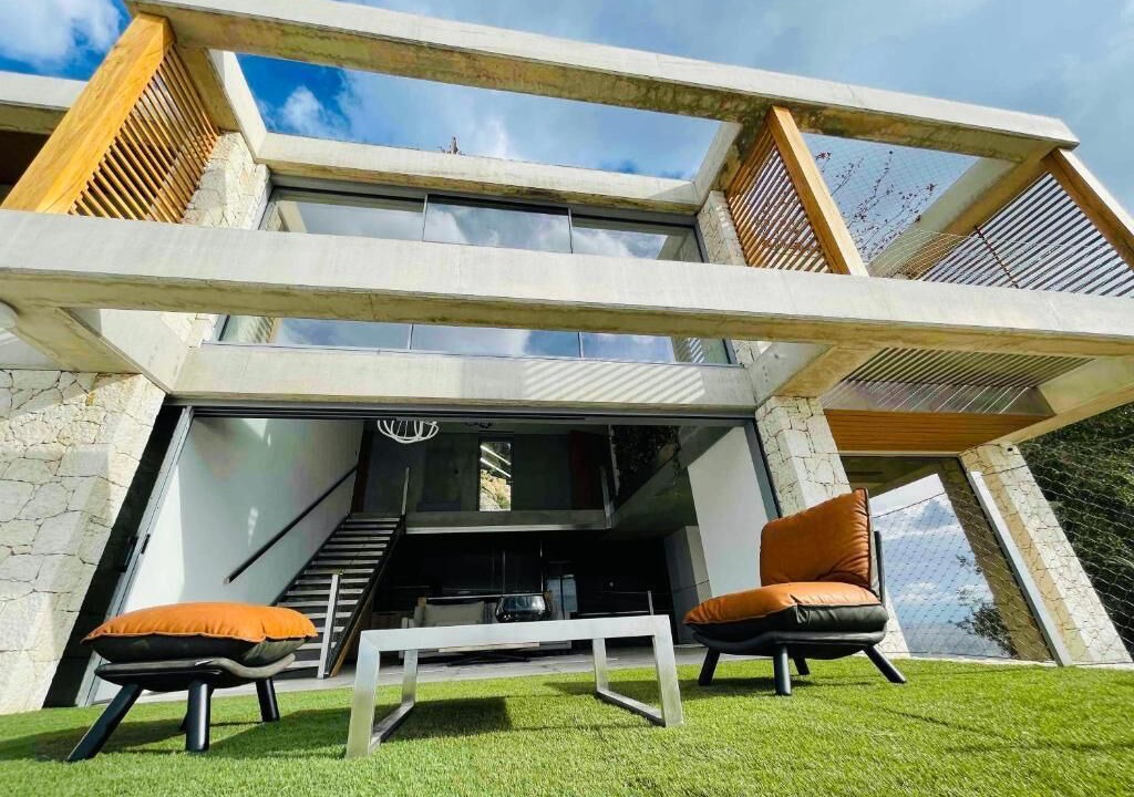 Photo of Outdoor in Pentati