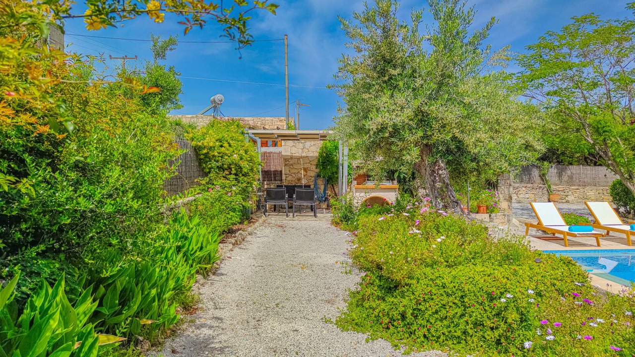 Photo of Outdoor in Pemonia