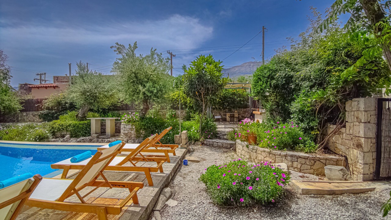 Photo of Outdoor in Pemonia