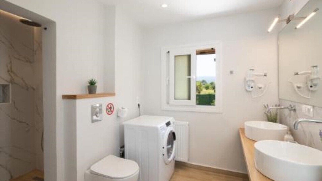 Photo of Bathroom in Velonades