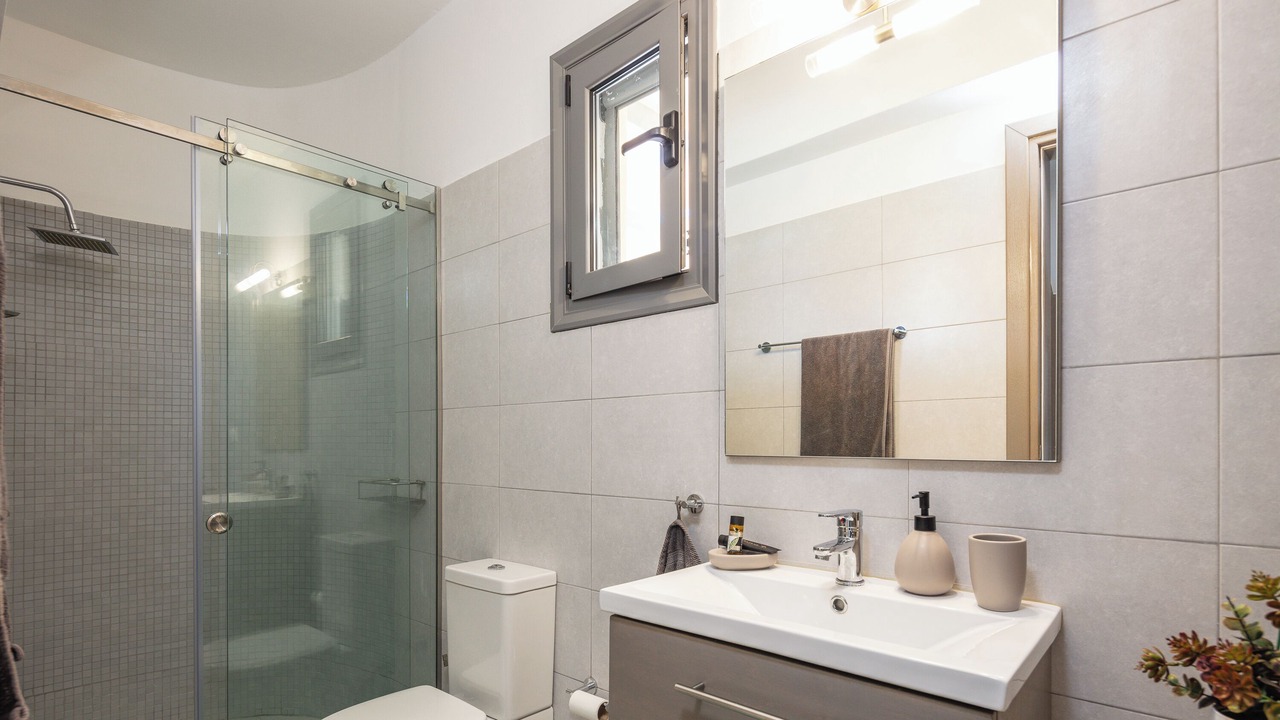 Photo of Bathroom in Karoti