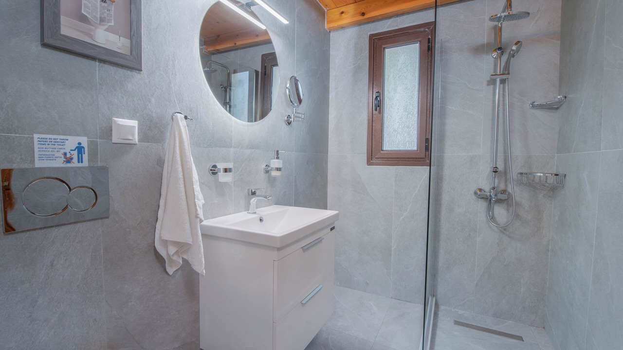 Photo of Bathroom in Marantochori