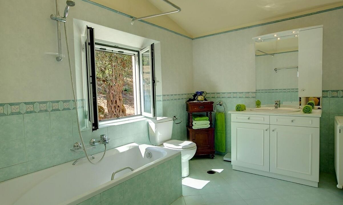 Photo of Bathroom in Vatos
