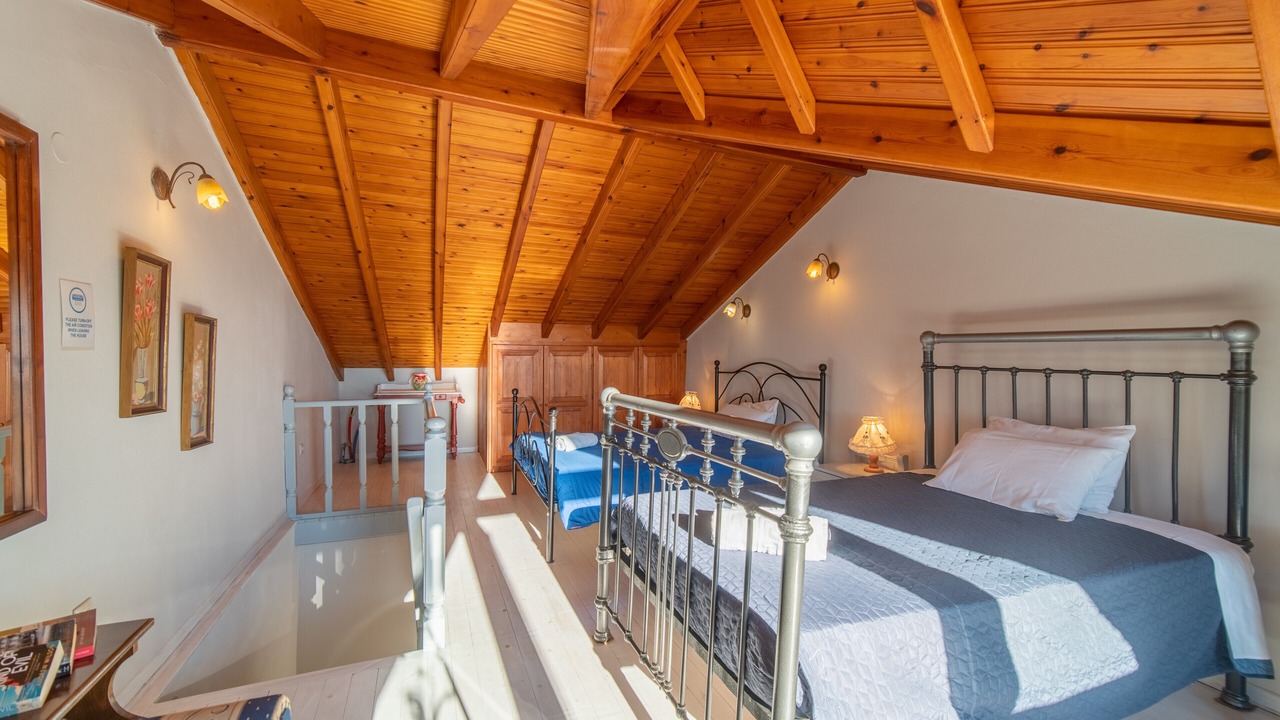 Photo of Bedroom in Chlomos