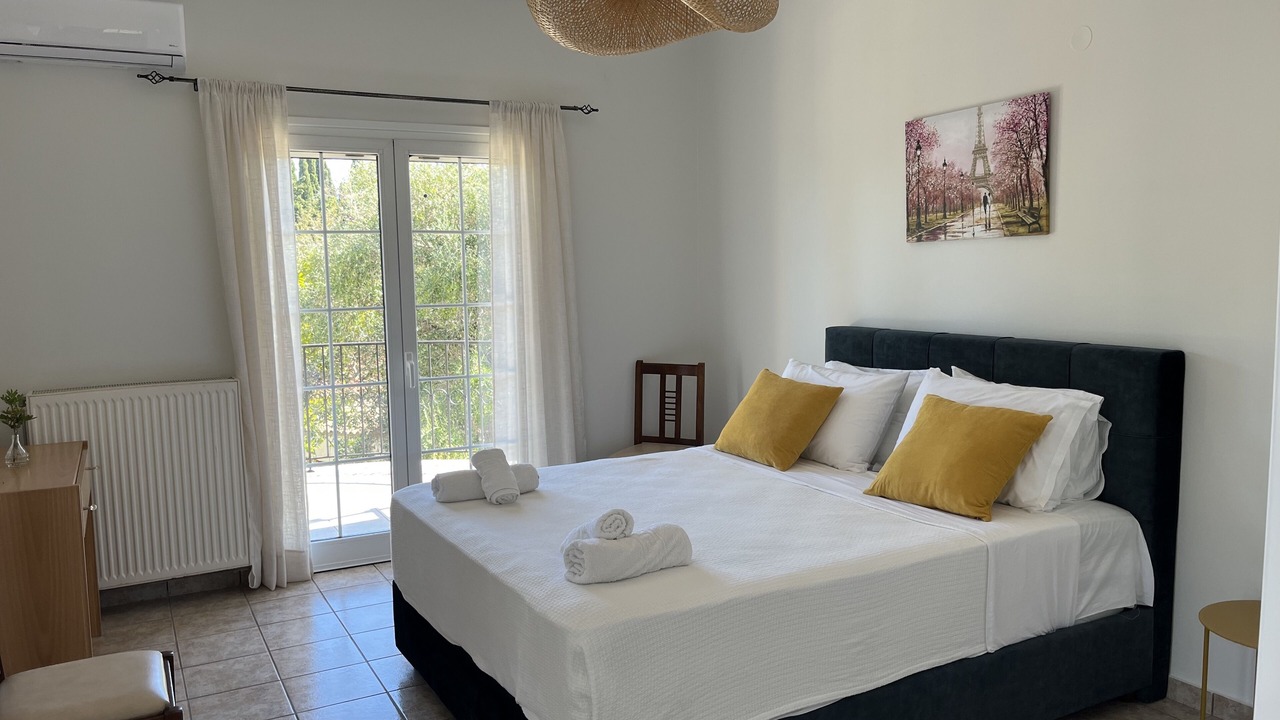 Photo of Bedroom in Ipsos