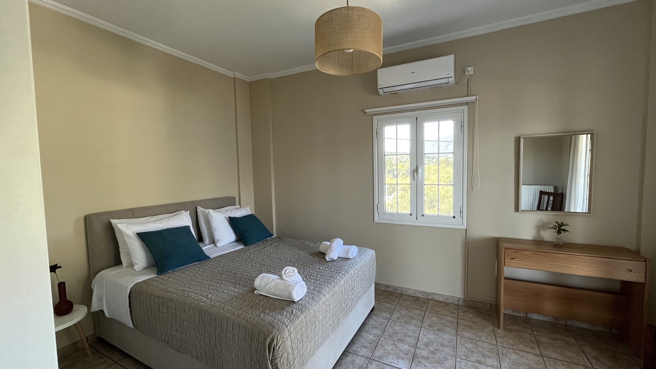 Photo of Bedroom in Ipsos