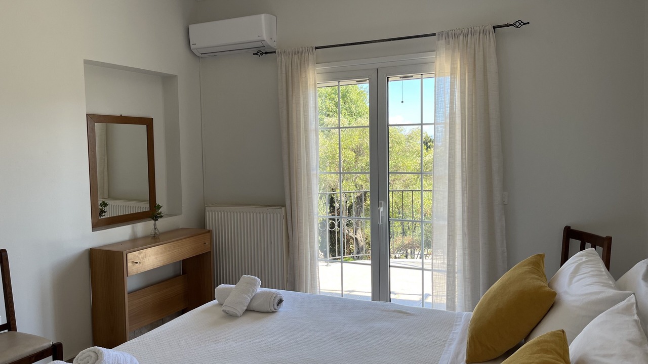 Photo of Bedroom in Ipsos