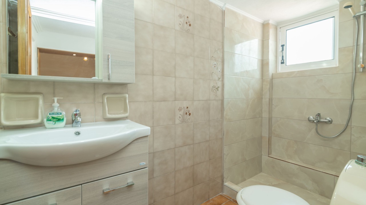 Photo of Bathroom in Alykes