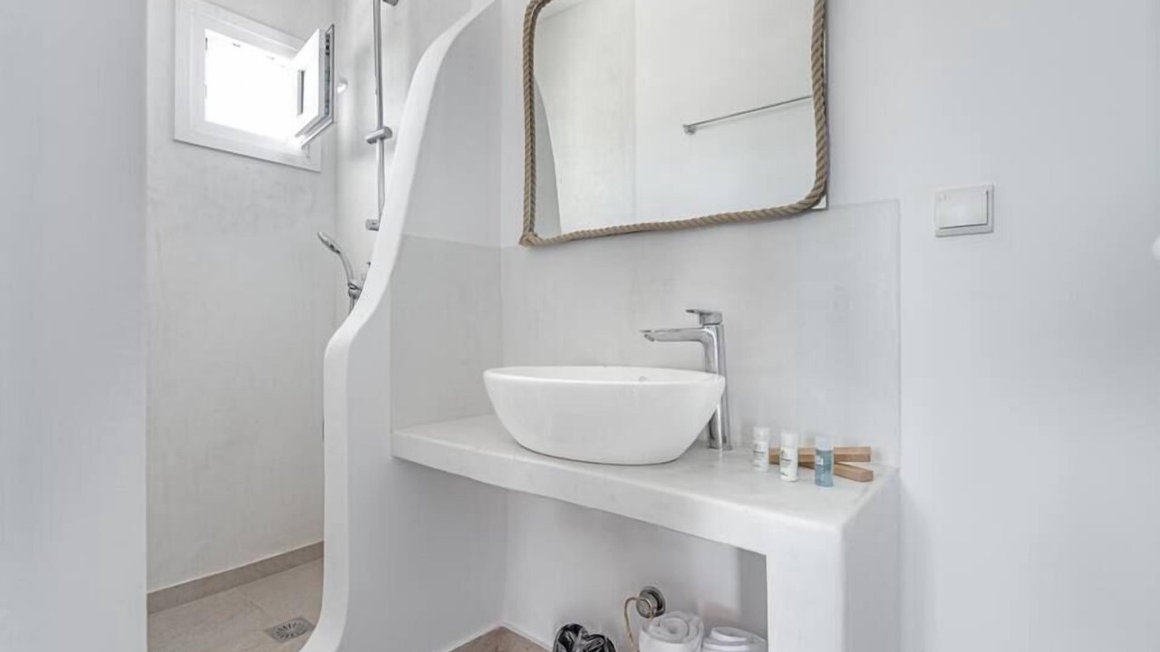 Photo of Bathroom in Glastros