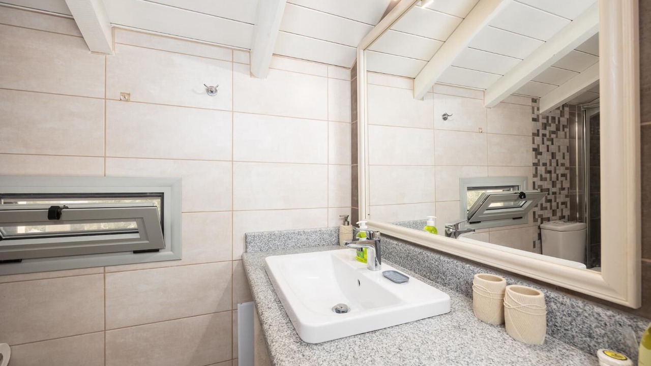 Photo of Bathroom in Lakka