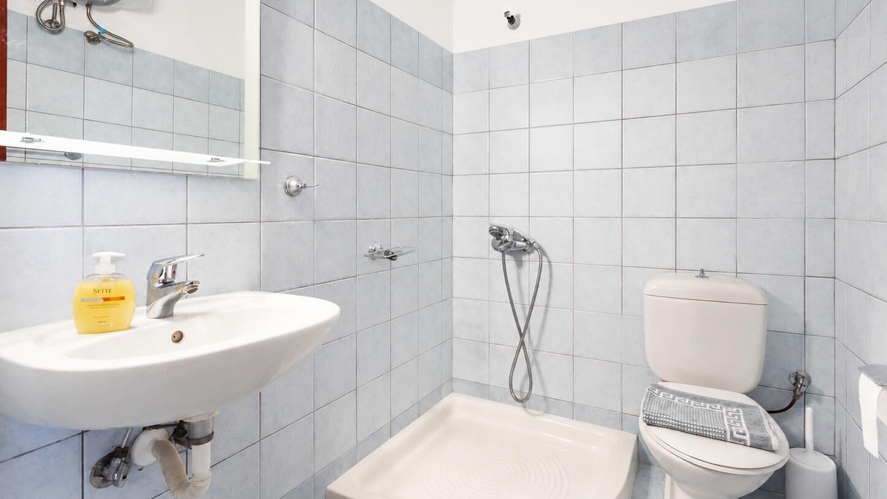 Photo of Bathroom in Glossa