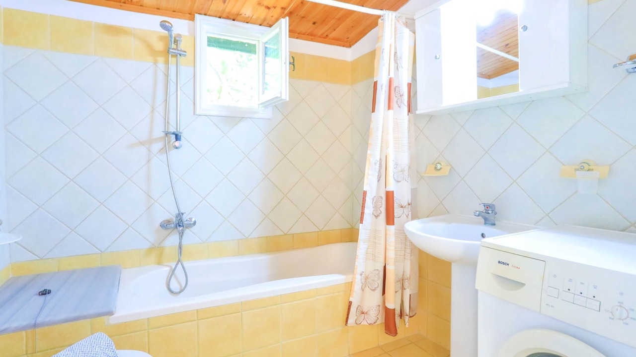 Photo of Bathroom in Nisaki