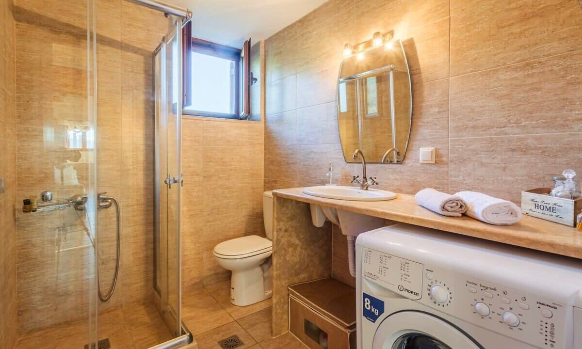 Photo of Bathroom in Lefktron