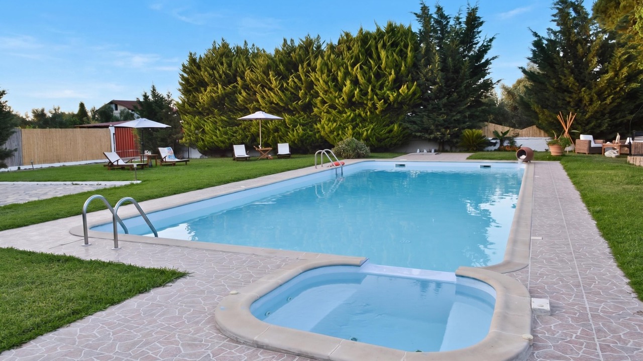 Photo of Outdoor in Larissos