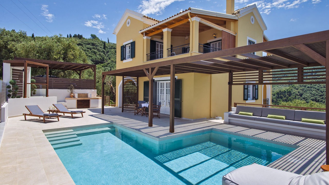 Photo of Outdoor in Peroulion