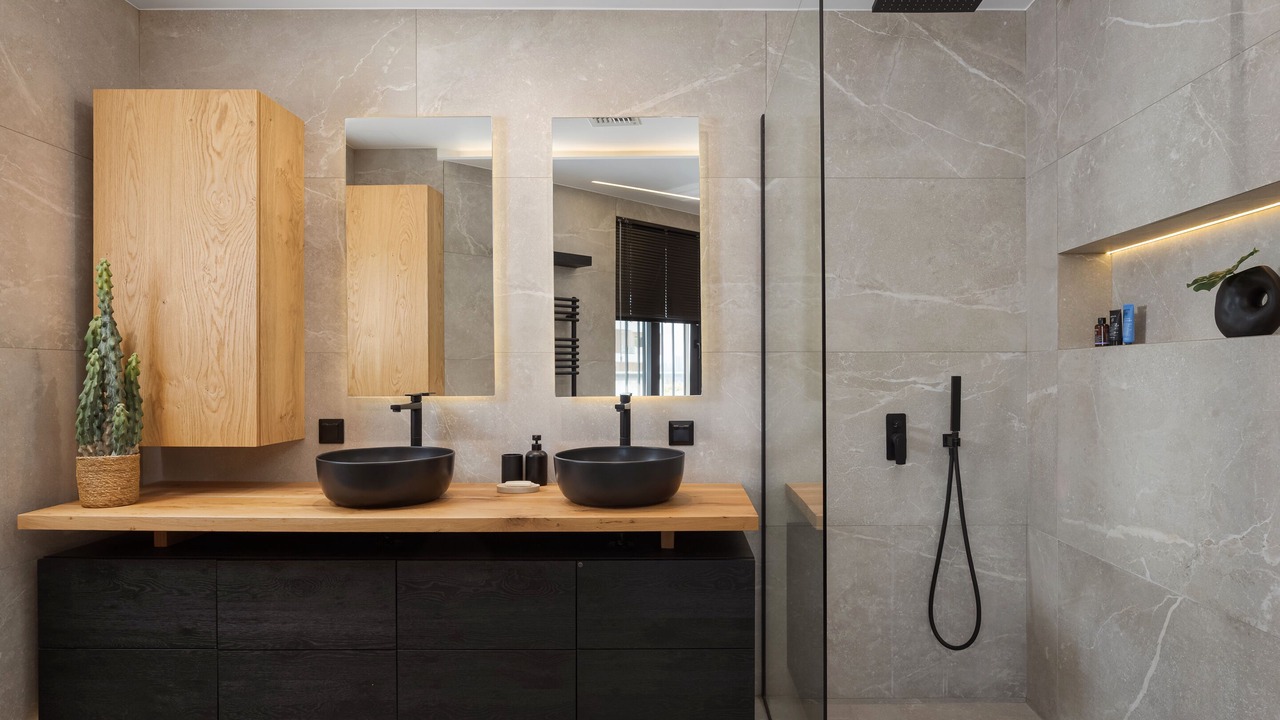 Photo of Bathroom in Alimos