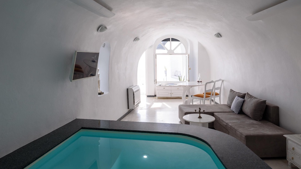 Photo of Bedroom in Imerovigli