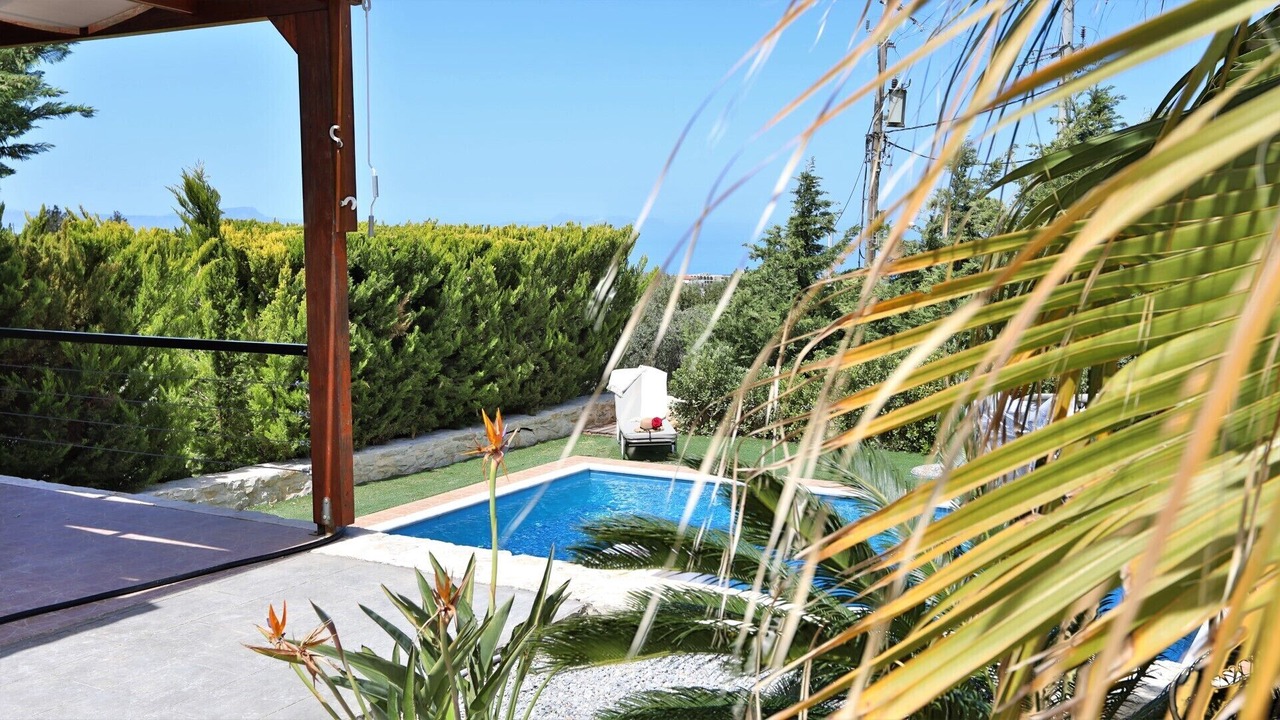 Photo of Outdoor in Adelianos Kampos
