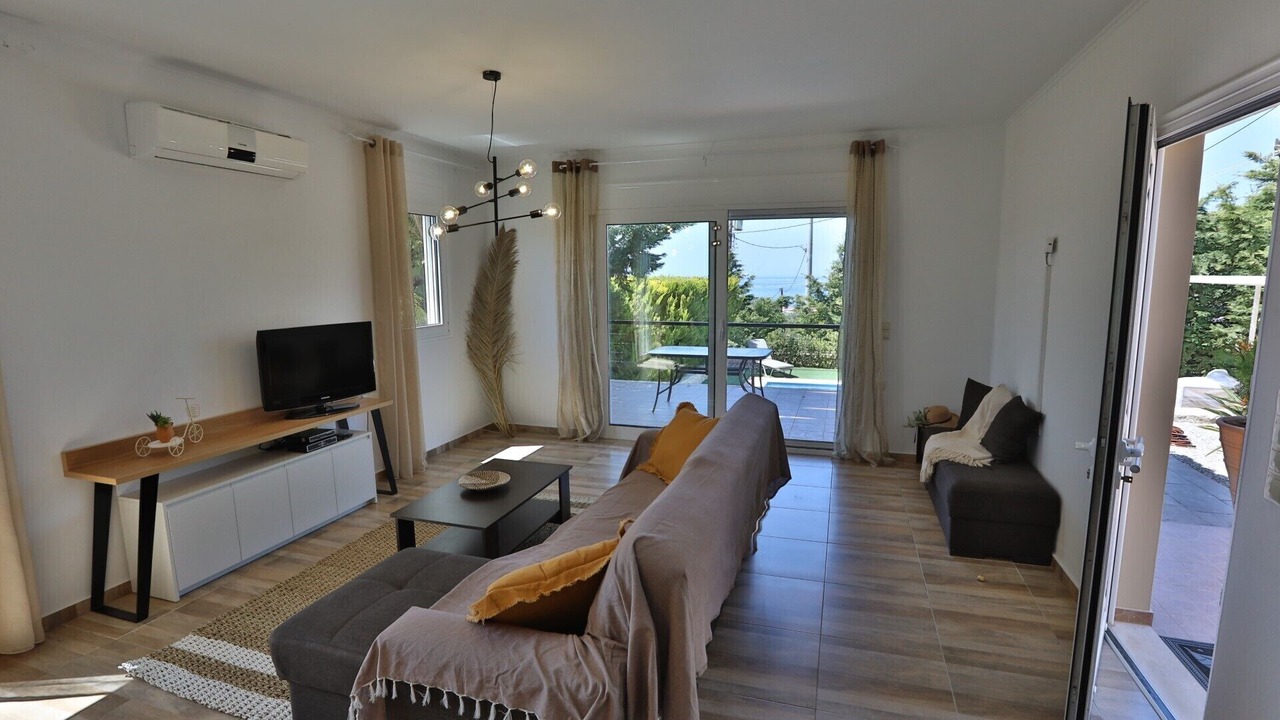 Photo of Livingroom in Adelianos Kampos