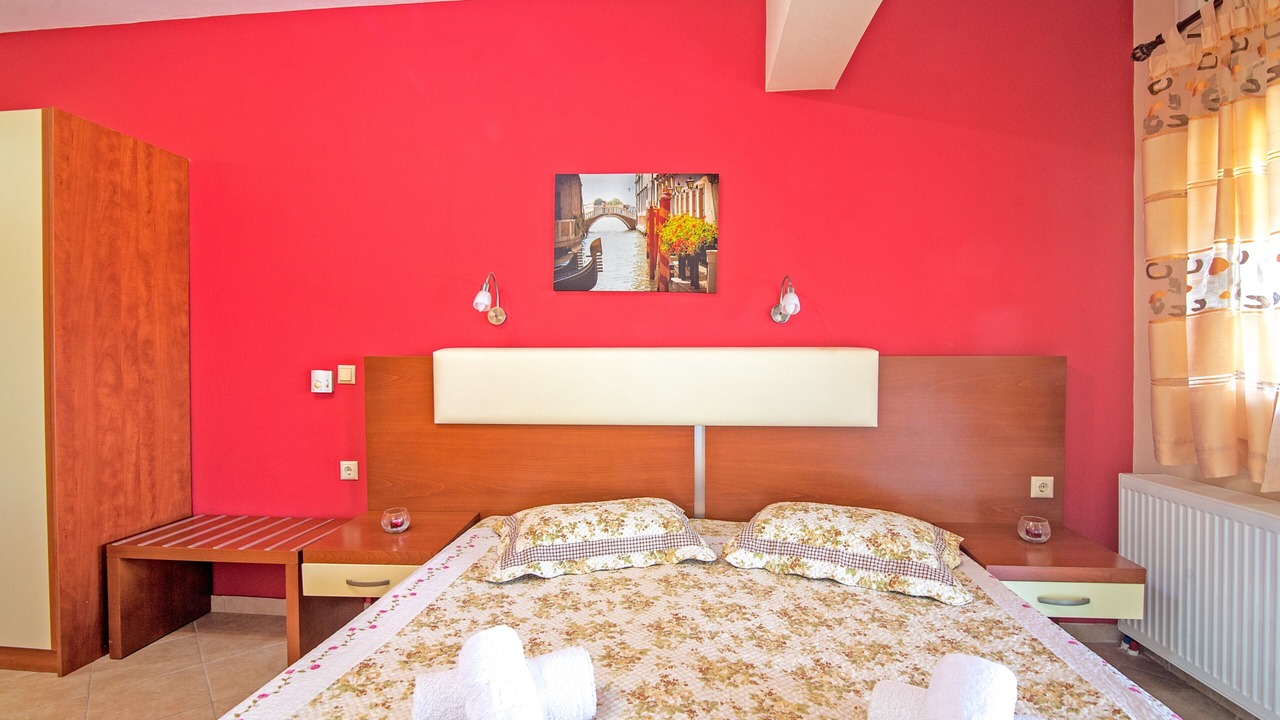 Photo of Bedroom in Messonghi
