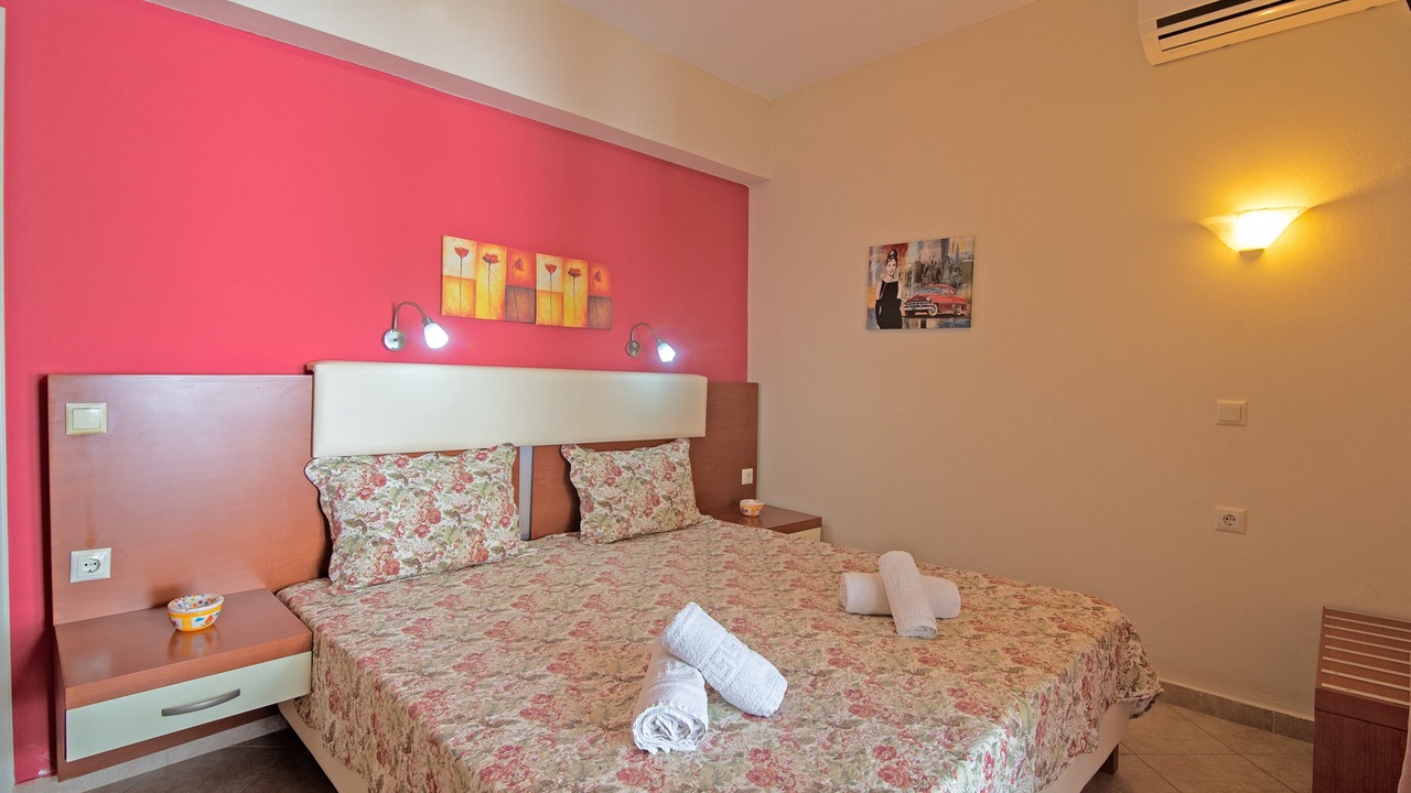 Photo of Bedroom in Messonghi