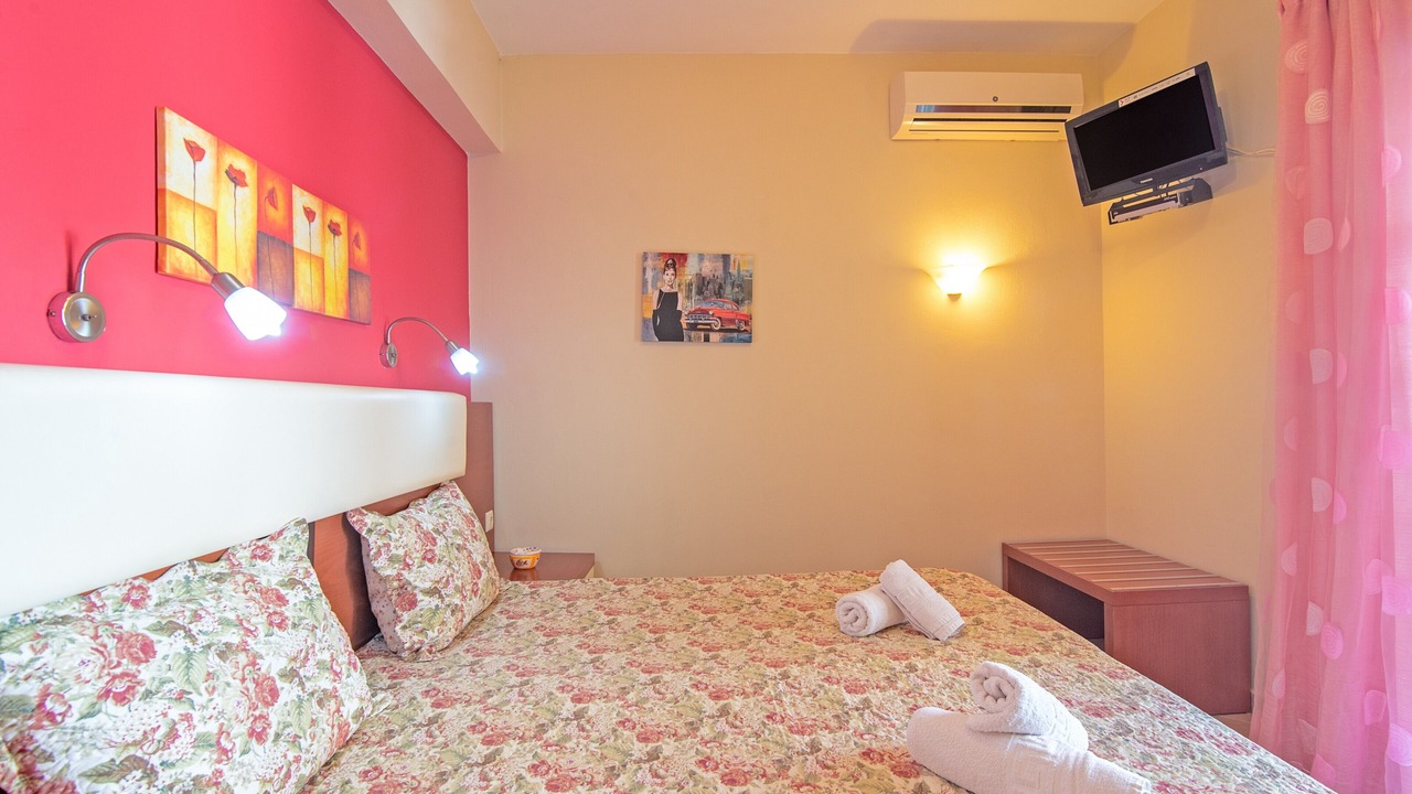 Photo of Bedroom in Messonghi