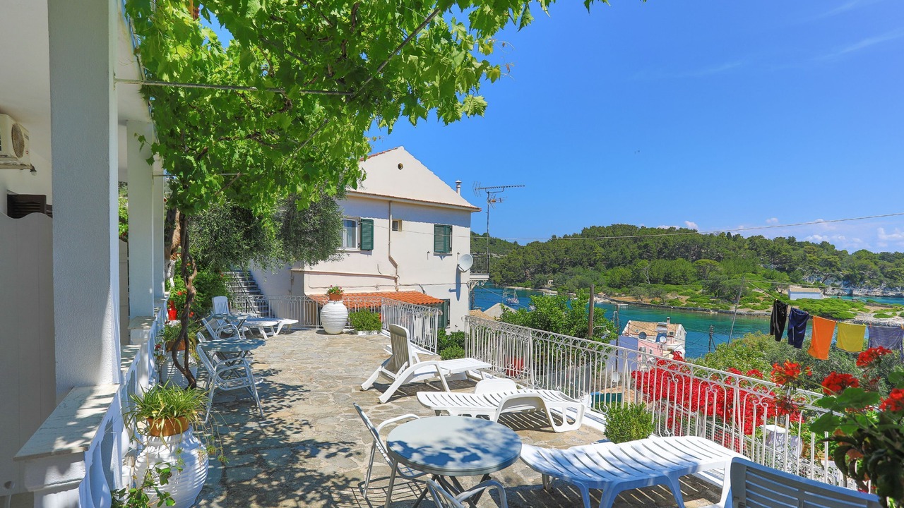 Photo of Others in Gaios