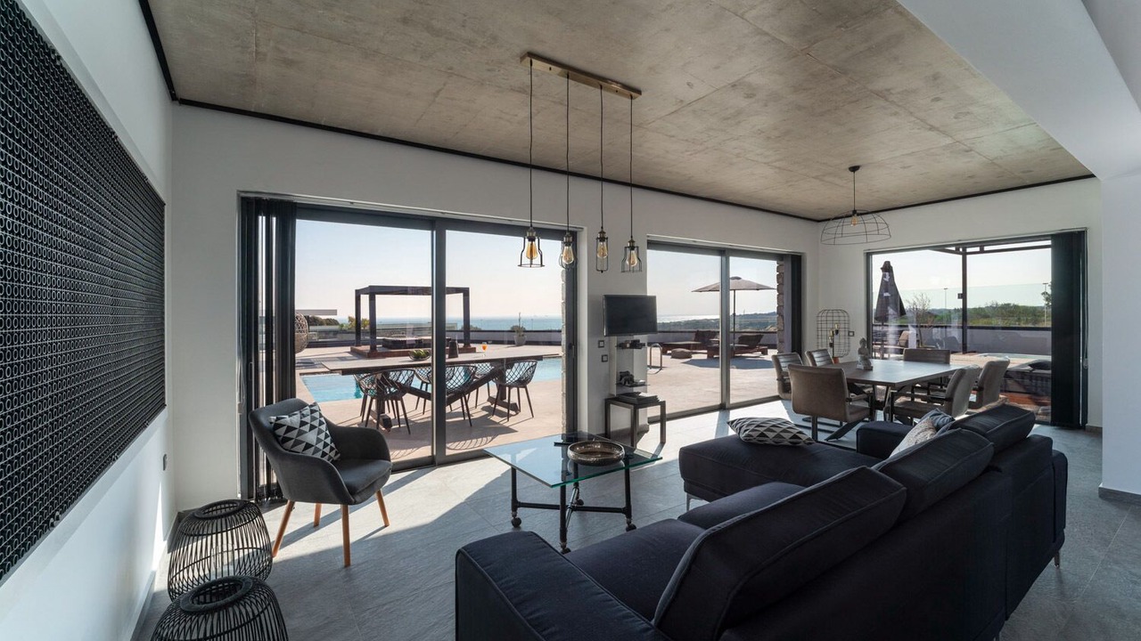 Photo of Livingroom in Lahania