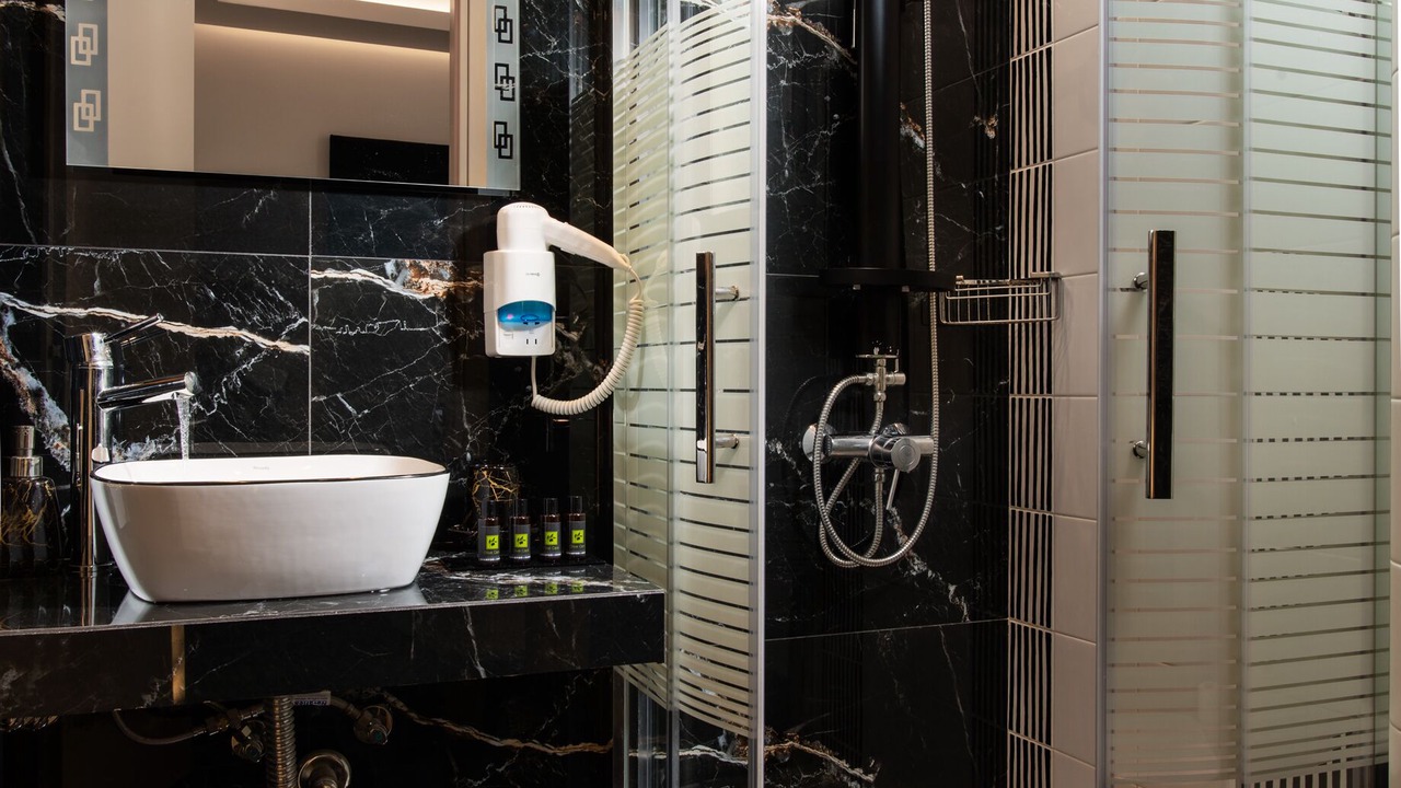 Photo of Bathroom in Adamas