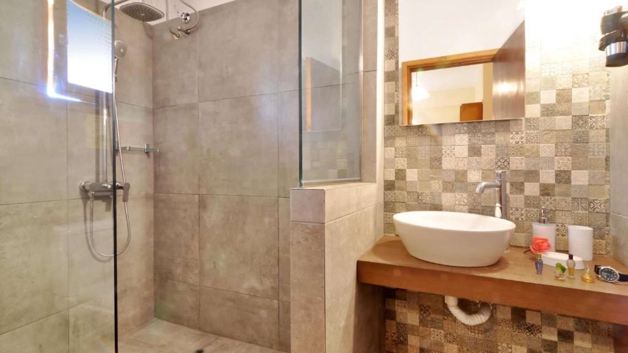 Photo of Bathroom in Agios Ioannis