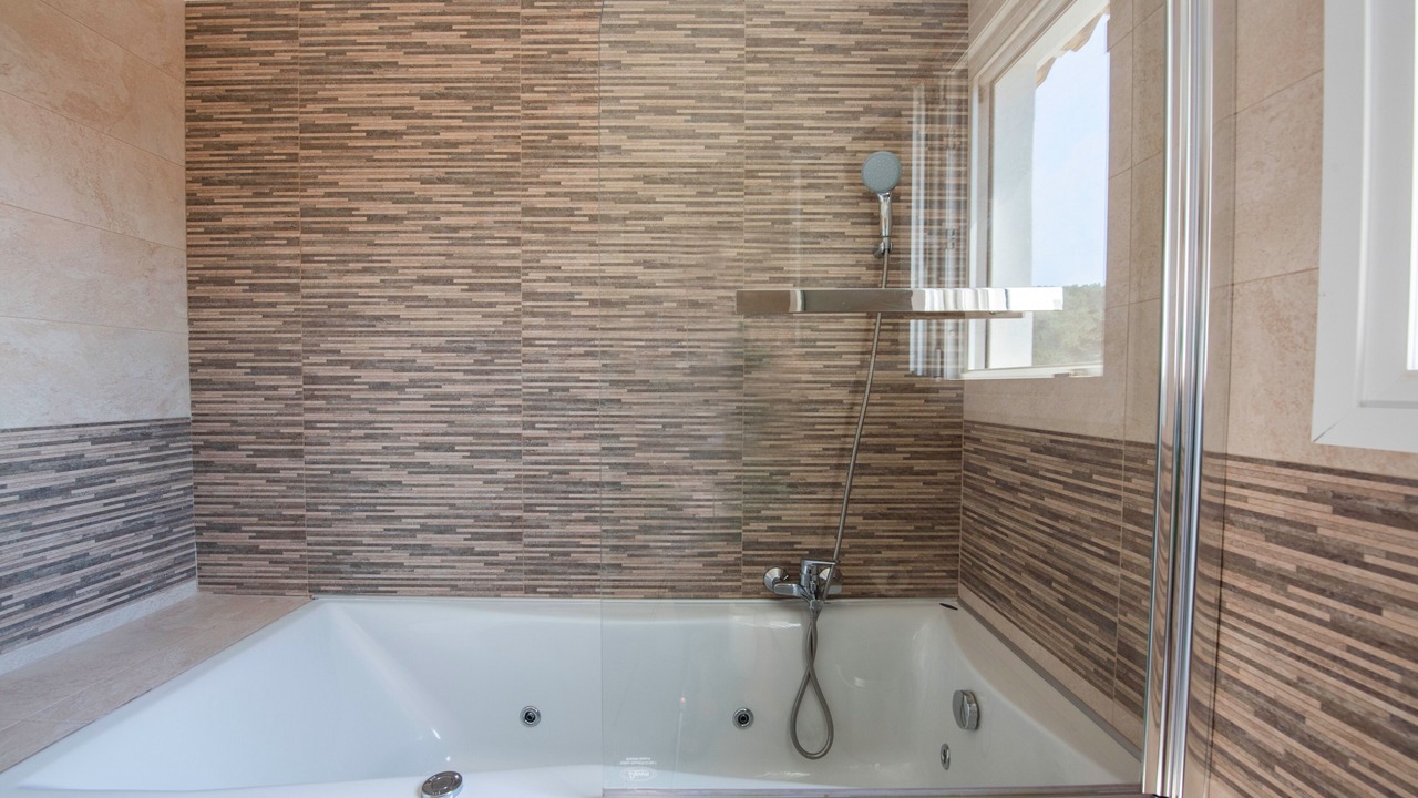 Photo of Bathroom in Agios Georgios Pagon