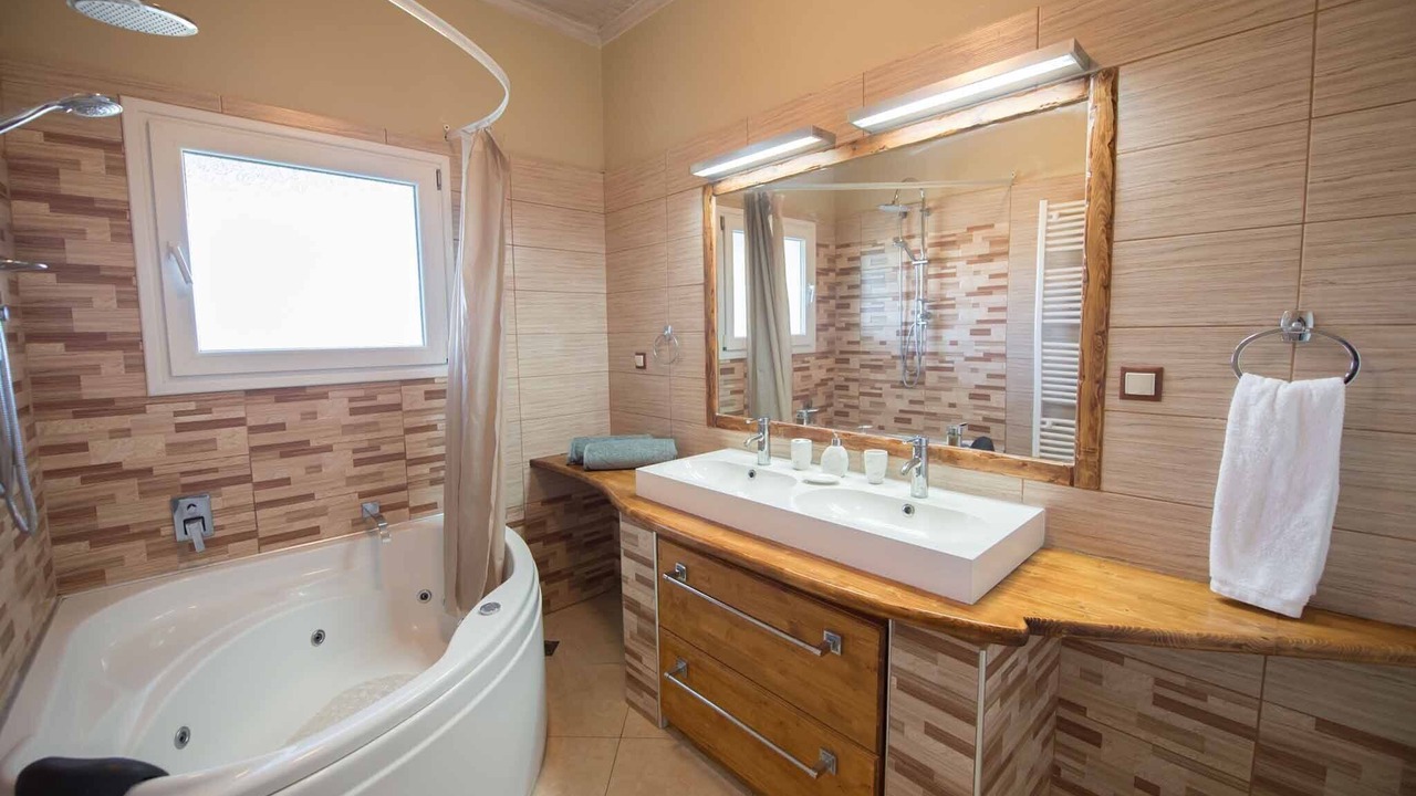 Photo of Bathroom in Peroulion
