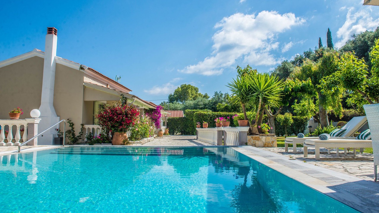 Photo of Outdoor in Peroulion